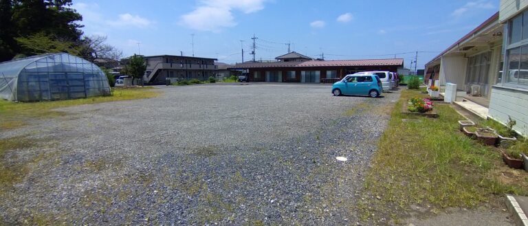 外観2b（駐車場）